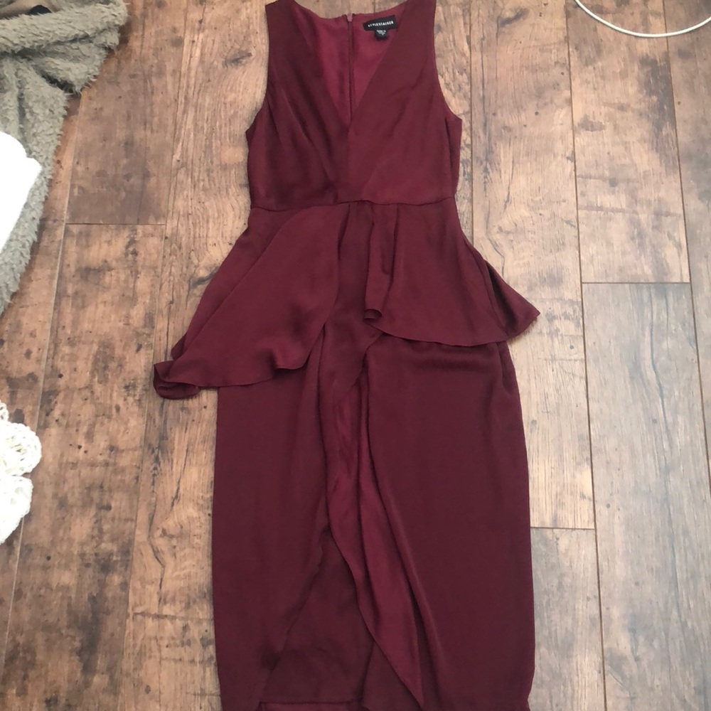 Maroon v neck dress